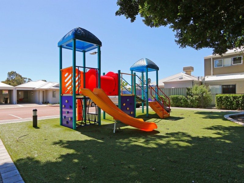 25/158 George St, Queens Park WA 6107