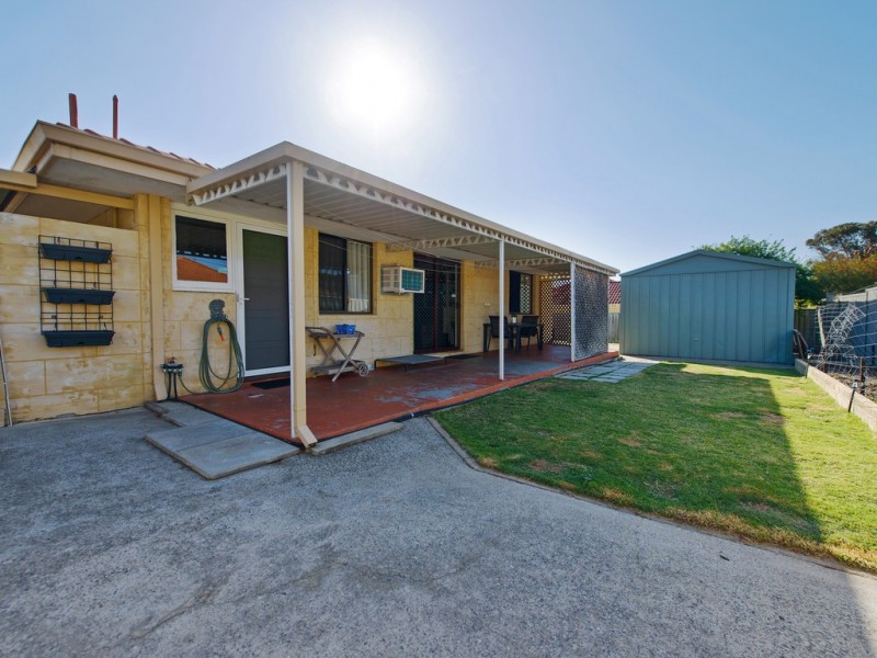 8 Lovett Place, Queens Park WA 6107