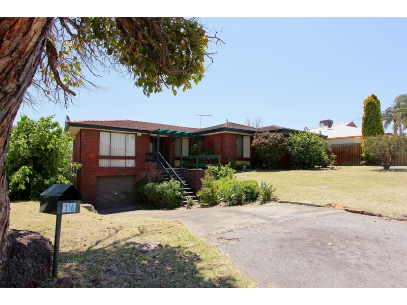 16 Banksia Circle, Thornlie WA 6108