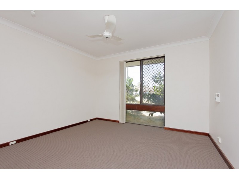 16 Banksia Circle, Thornlie WA 6108