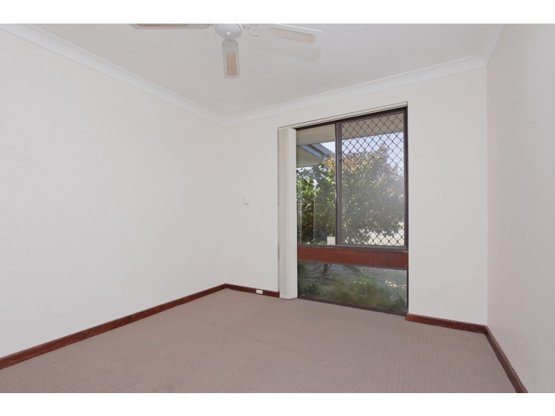 16 Banksia Circle, Thornlie WA 6108