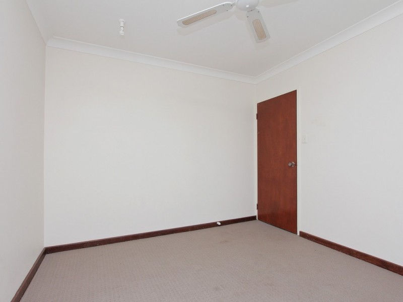 16 Banksia Circle, Thornlie WA 6108