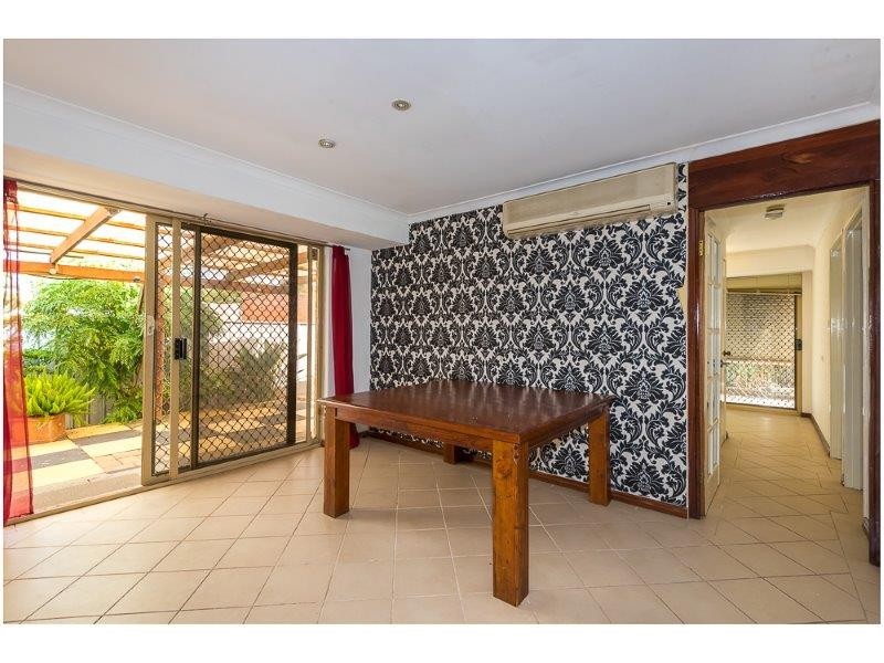 23 Bush Close, Beckenham WA 6107