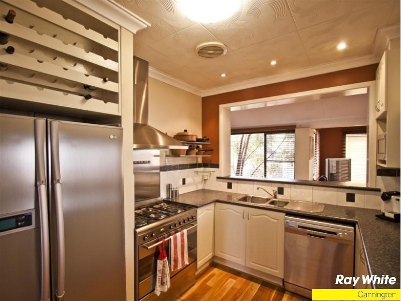 31 Salisbury Street, St James WA 6102