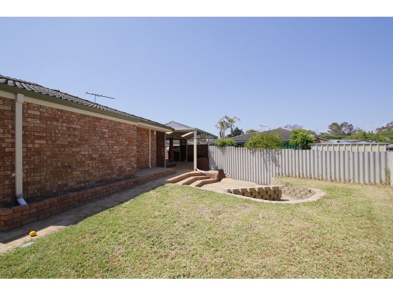 36 Dealy Close, Cannington WA 6107