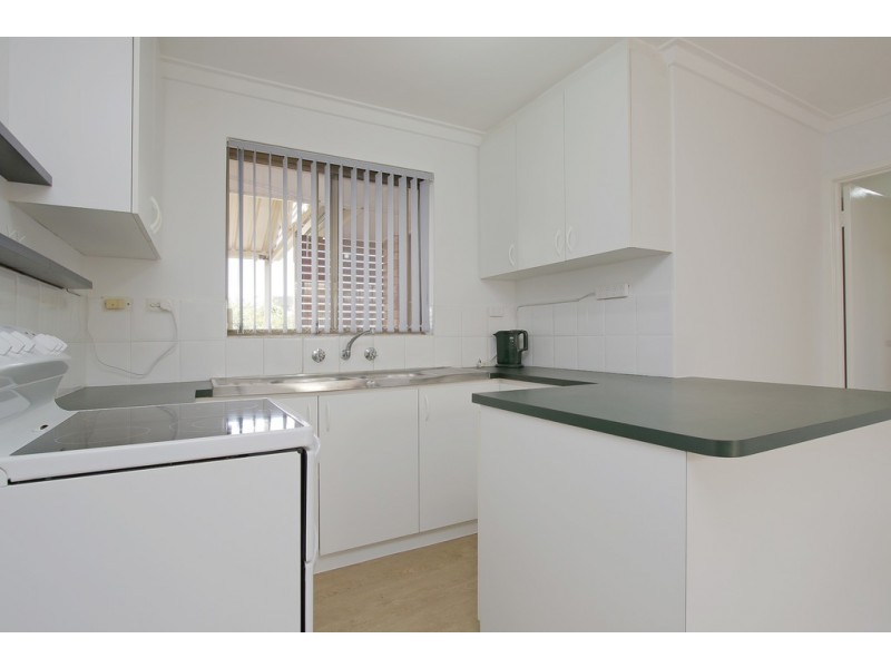 36 Dealy Close, Cannington WA 6107