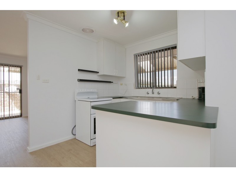 36 Dealy Close, Cannington WA 6107