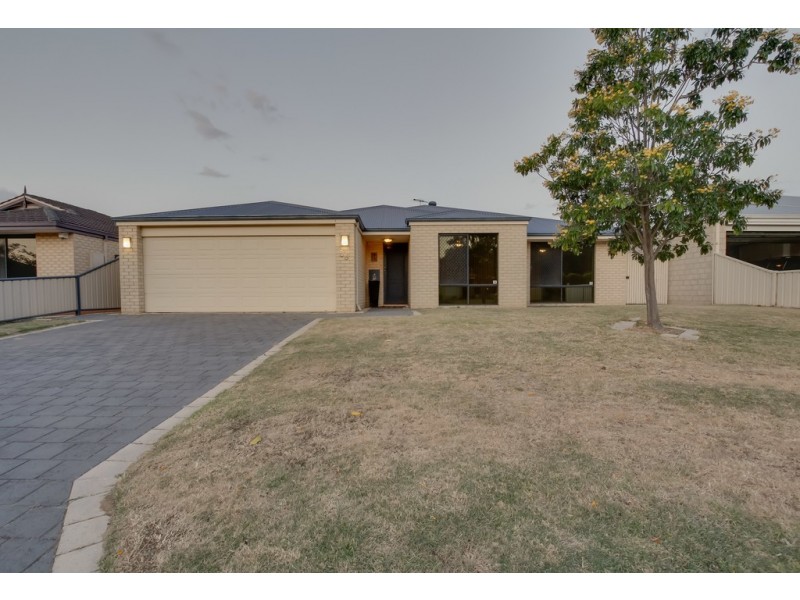 33 Phar Lap Road, Wattle Grove WA 6107