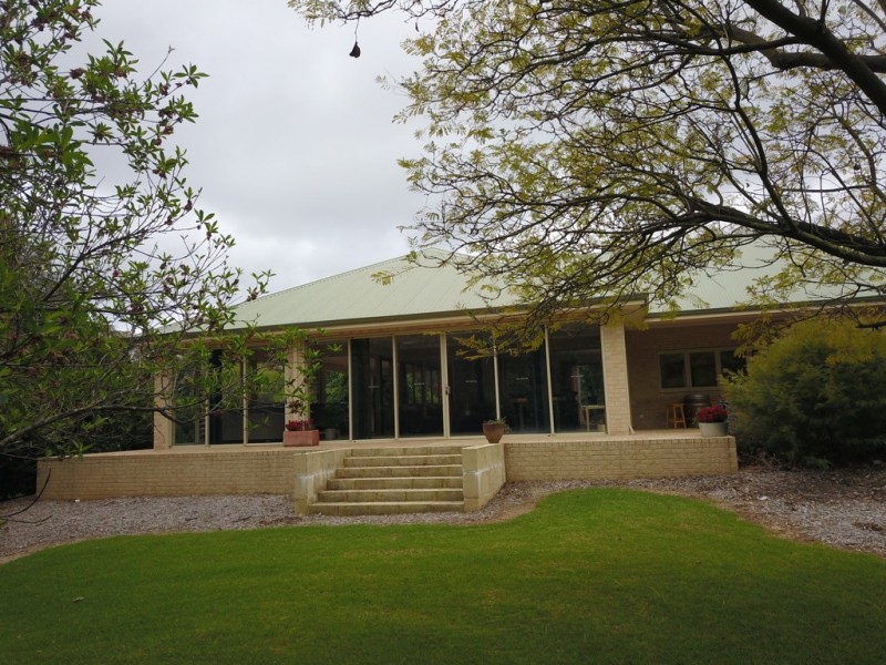 306 Carradine Rd, Bedfordale WA 6112