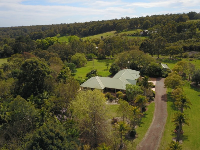 306 Carradine Rd, Bedfordale WA 6112