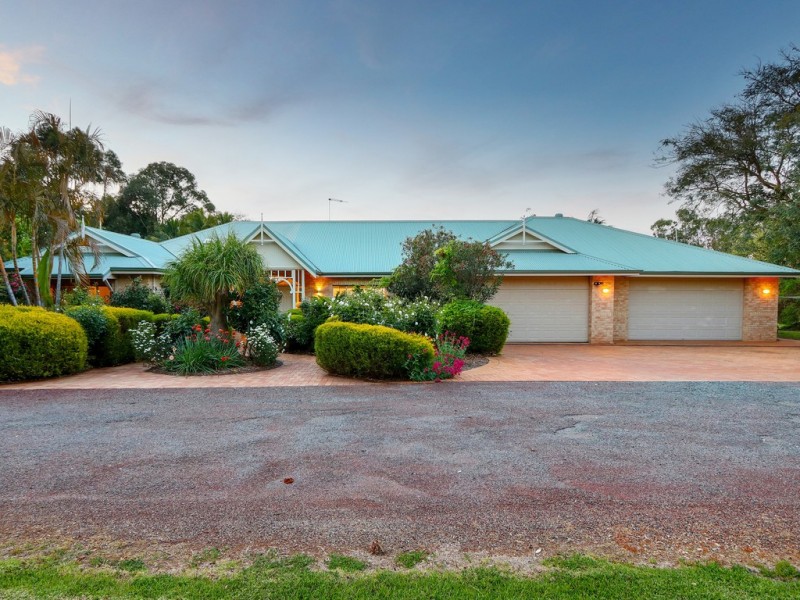 306 Carradine Rd, Bedfordale WA 6112