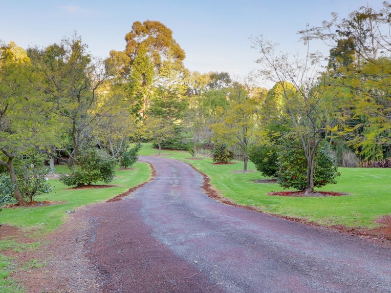 306 Carradine Rd, Bedfordale WA 6112