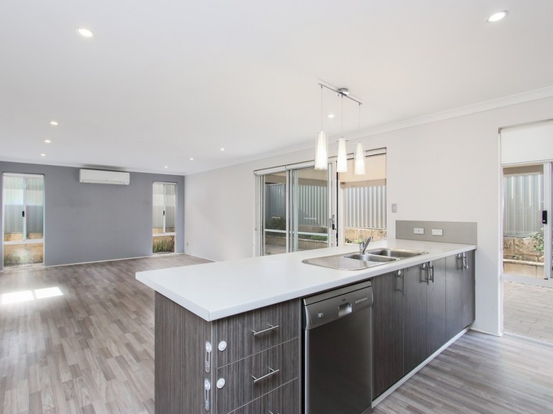 115 Piara Drive, Piara Waters WA 6112