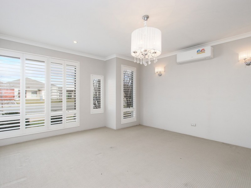 115 Piara Drive, Piara Waters WA 6112