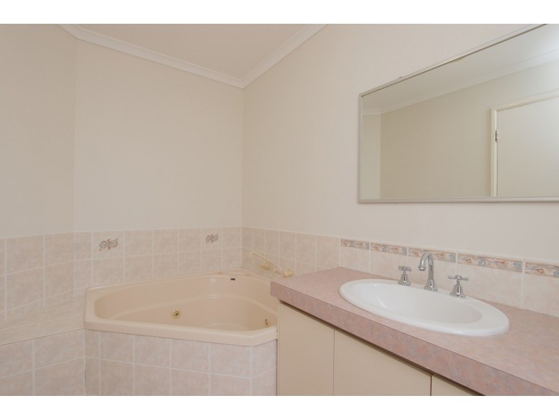 34 Lancaster Place, Maddington WA 6109