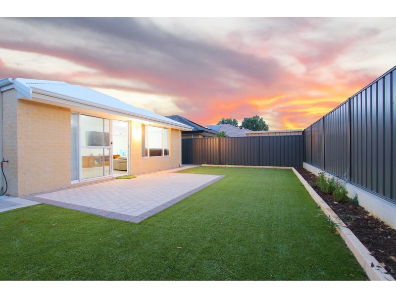 1 Gidgee Cove, Kenwick WA 6107