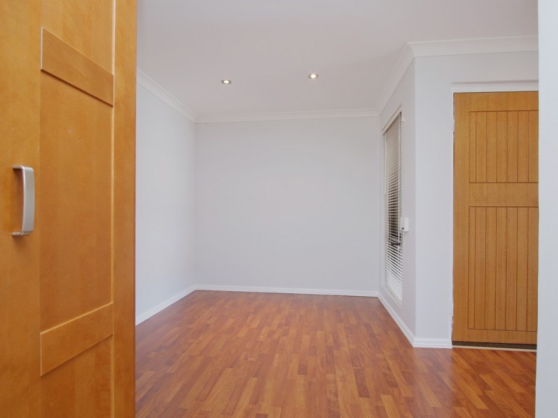 27 Blenny Close, Cannington WA 6107