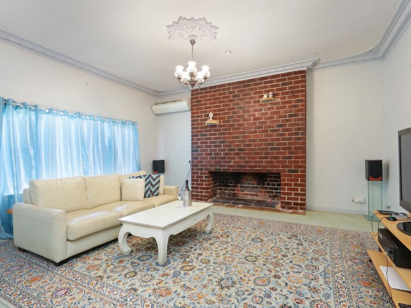 9 Halsey Close, Cannington WA 6107