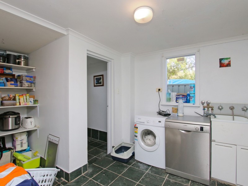 9 Halsey Close, Cannington WA 6107