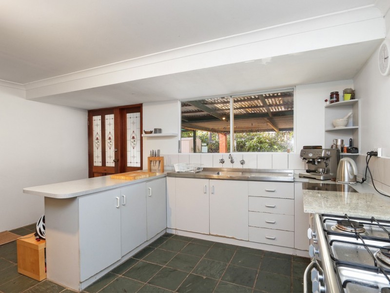 9 Halsey Close, Cannington WA 6107