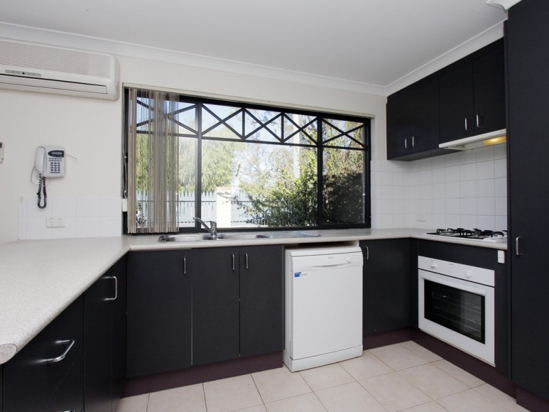194 Hamilton Street, Queens Park WA 6107