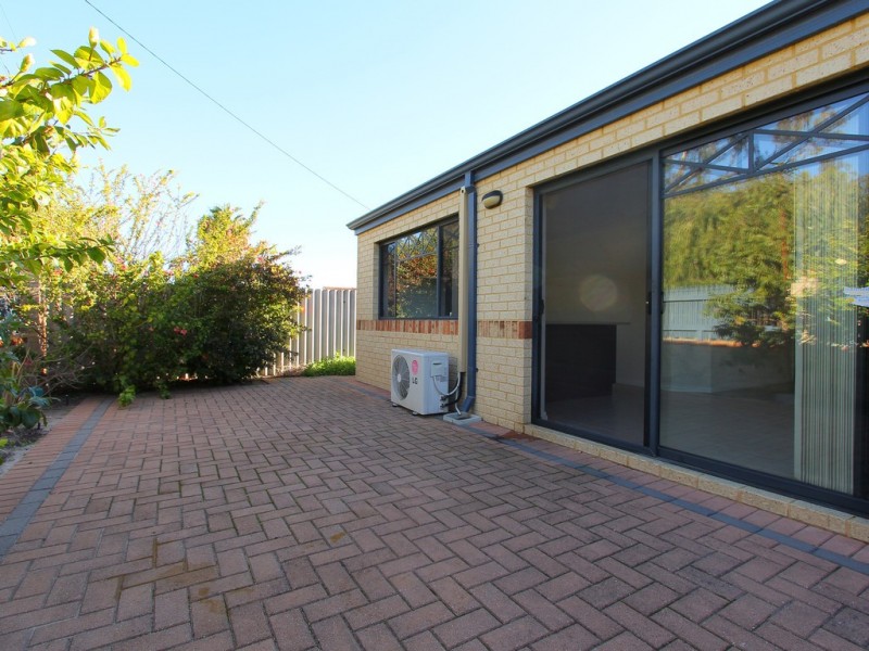 194 Hamilton Street, Queens Park WA 6107