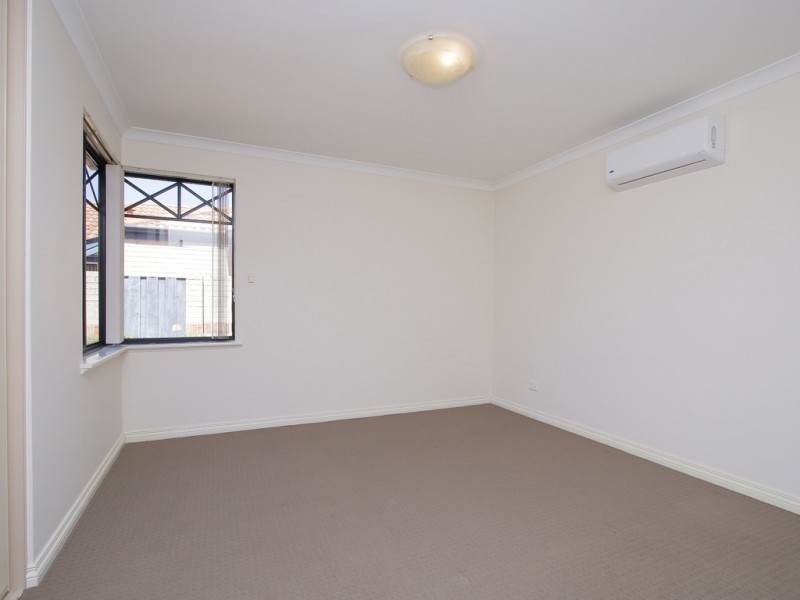 194 Hamilton Street, Queens Park WA 6107