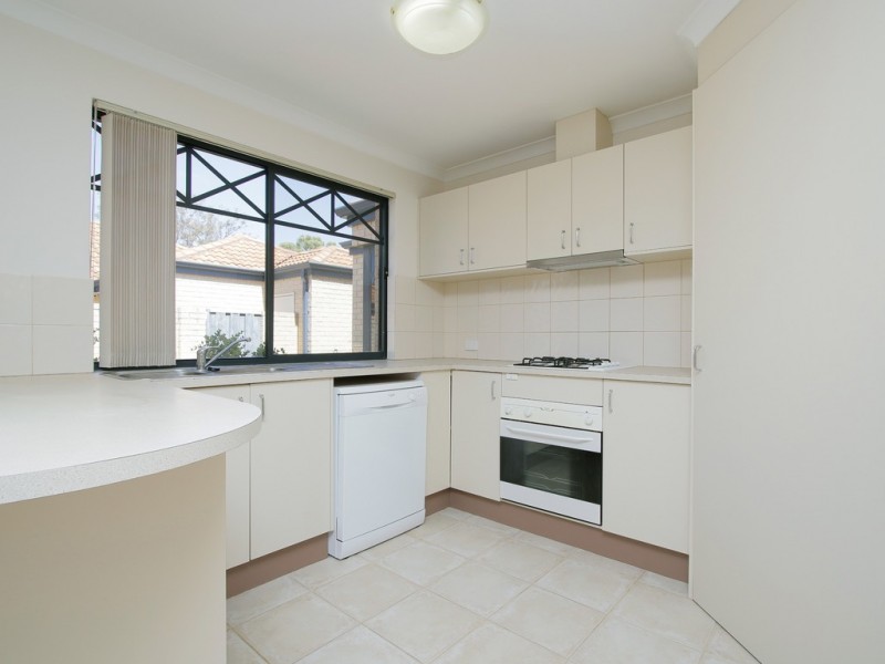 194 Hamilton Street, Queens Park WA 6107