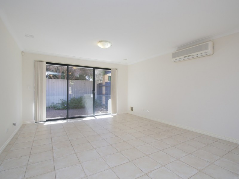 194 Hamilton Street, Queens Park WA 6107