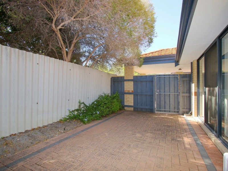 194 Hamilton Street, Queens Park WA 6107