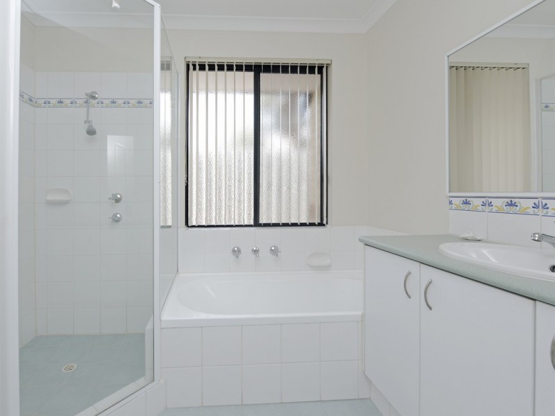 194 Hamilton Street, Queens Park WA 6107