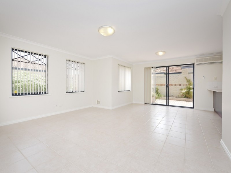 194 Hamilton Street, Queens Park WA 6107