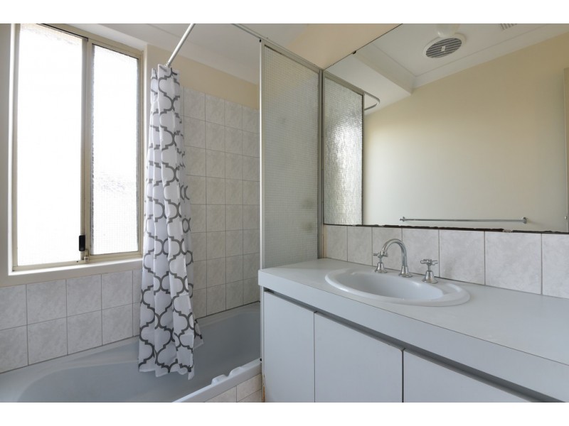 107 Mallard Way, Cannington WA 6107