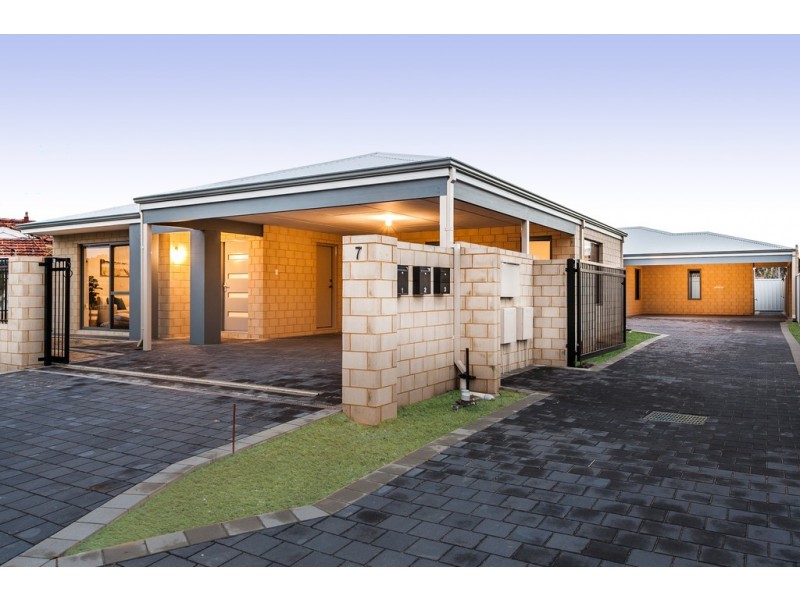 2/7 Lunar Way, Beckenham WA 6107