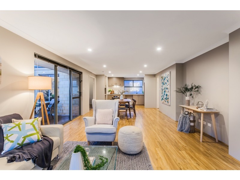 2/7 Lunar Way, Beckenham WA 6107