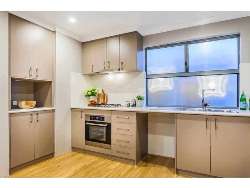 2/7 Lunar Way, Beckenham WA 6107