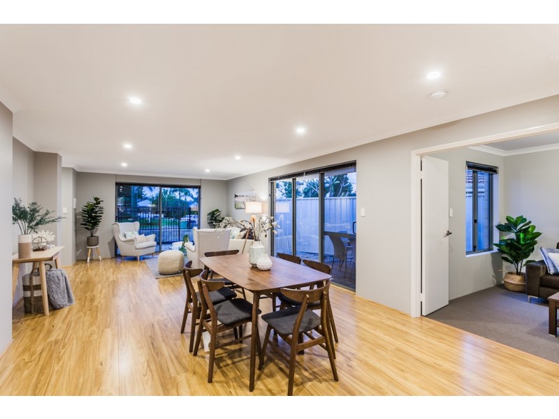 2/7 Lunar Way, Beckenham WA 6107