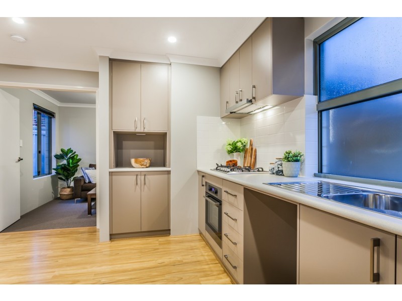 2/7 Lunar Way, Beckenham WA 6107