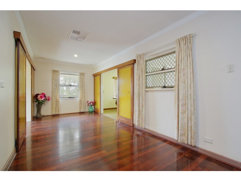 16 Garden Street, Cannington WA 6107