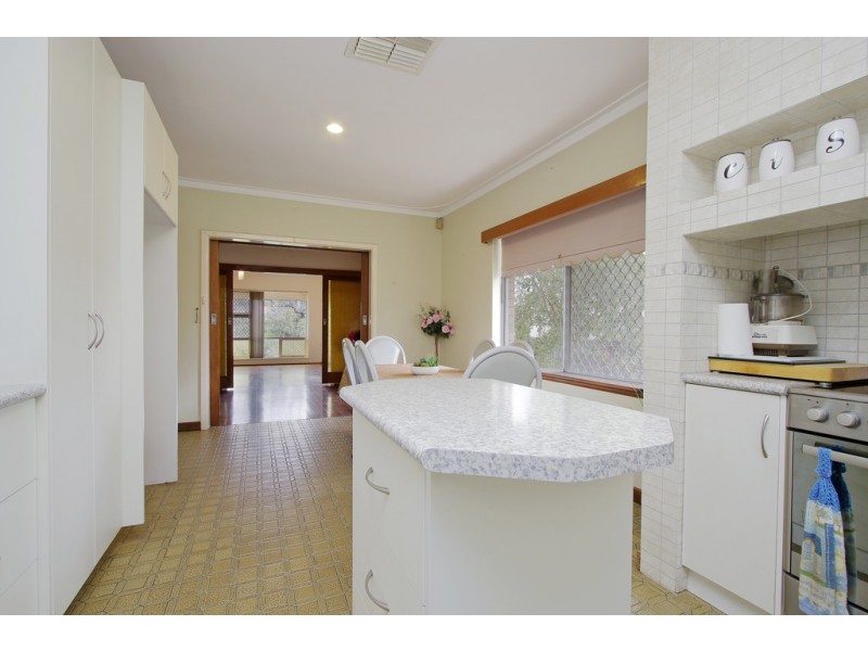 16 Garden Street, Cannington WA 6107