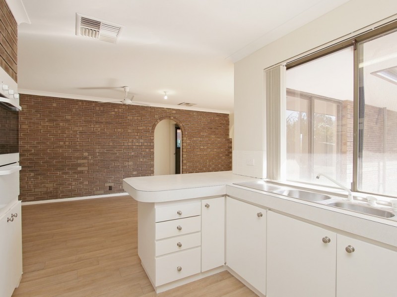 24 Oakover Way, Gosnells WA 6110