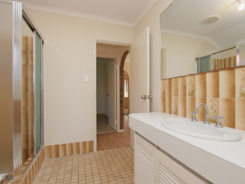 24 Oakover Way, Gosnells WA 6110