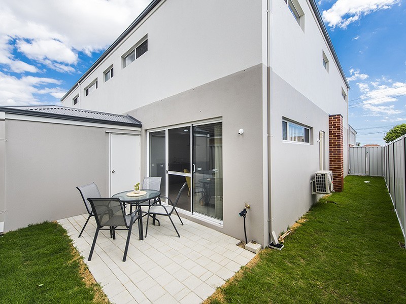 304 Railway Parade, East Cannington WA 6107