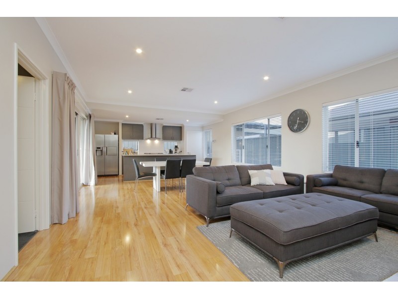 41 Barnevelder Bend, Southern River WA 6110