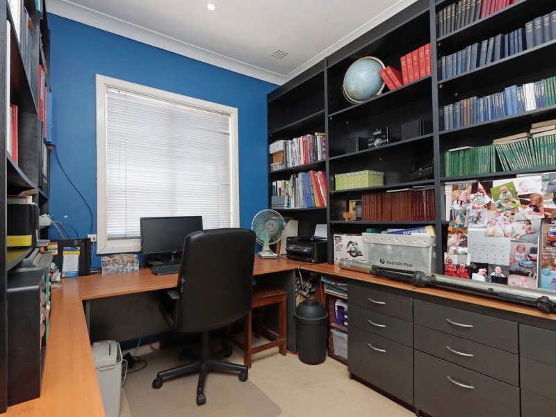 76 Hopkinson Way, Wilson WA 6107