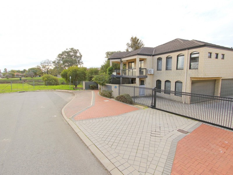 5/10 Leila St, Cannington WA 6107