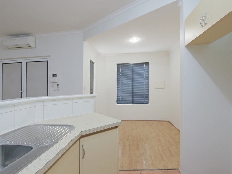 5/10 Leila St, Cannington WA 6107