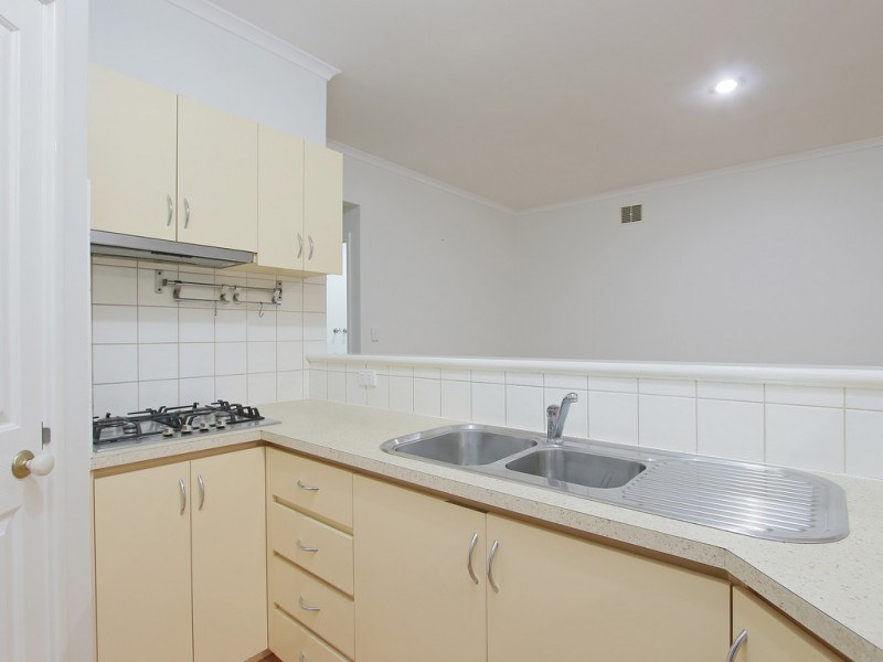 5/10 Leila St, Cannington WA 6107