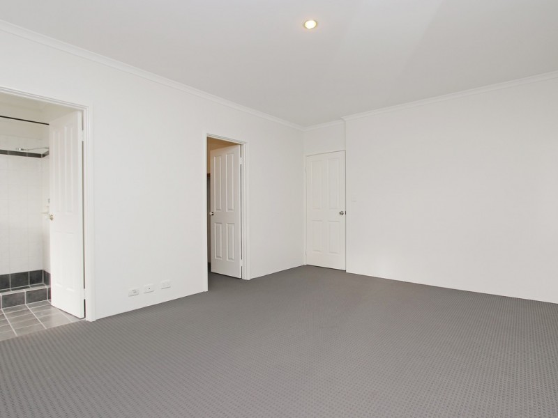 5/10 Leila St, Cannington WA 6107