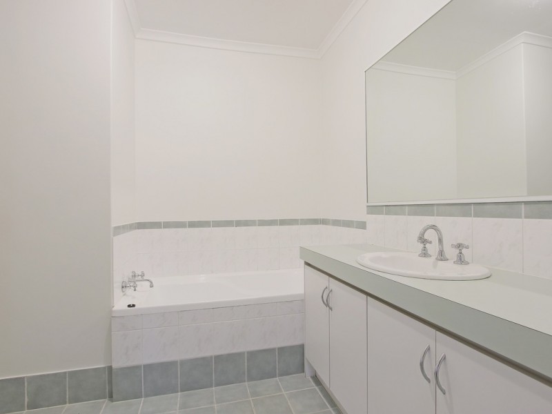 5/10 Leila St, Cannington WA 6107